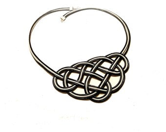 Collar de nudos en cuero de tres colores personalizables